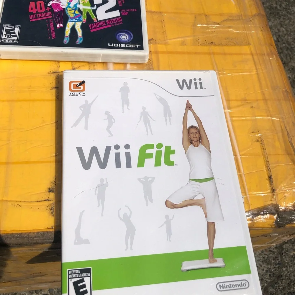 Lots of 4 Nintendo Wii Fit Plus & Wii Fit (White) - Fitness Game Bundles